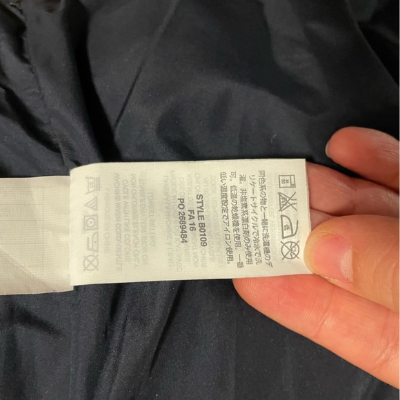 J.Crew Navy Puffer Vest - size M (Women’s) - Picture 3 of 10